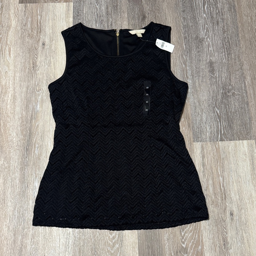 NWT. Banana Republic - Black Sleeveless Textured Top - Size 10.